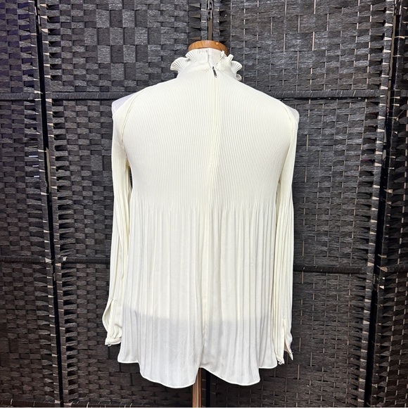 Lauren Ralph Lauren Hi Neck Off White Mini Pleat Peep Shoulder Blouse XS/S - Picture 11 of 11
